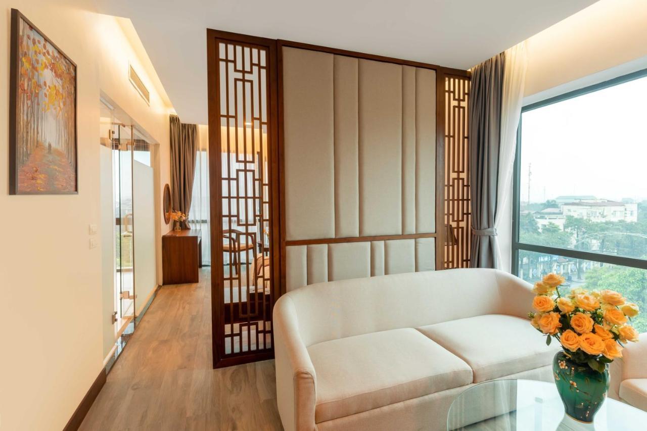 Mt Collection Hotel Нин Бин Екстериор снимка